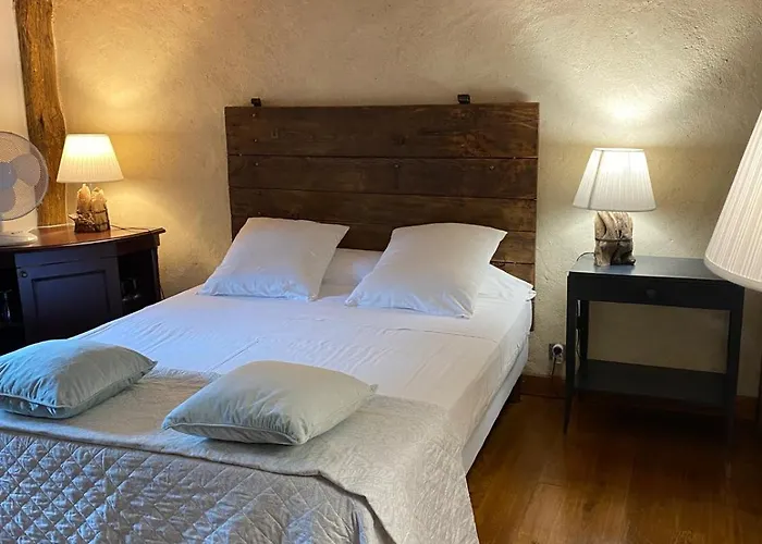 לינה וארוחת בוקר Maison Ameztoia Xve Siecle D'hotes Navarraises